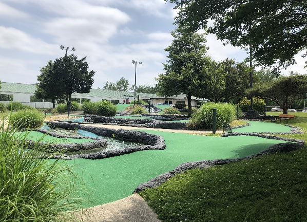 Laurel Golf and Recreation Mini Golf